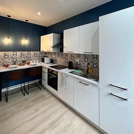 Classicblue, Centre De Apartment